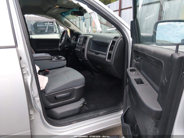Продажа на аукционе авто 2018 Ram 1500 Express  4x4 5'7 Box, vin: 1C6RR7KGXJS300349, номер лота: 45569693