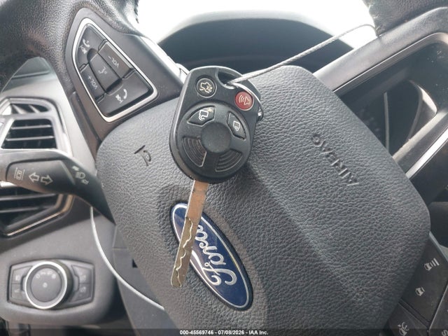45569746 :رقم المزاد ، 1FMCU0HD9JUD36406 vin ، 2018 Ford Escape Sel مزاد بيع
