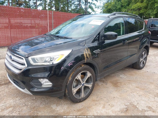 45569746 :رقم المزاد ، 1FMCU0HD9JUD36406 vin ، 2018 Ford Escape Sel مزاد بيع