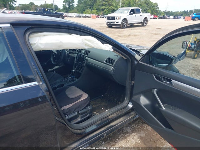 45569837 :رقم المزاد ، 1VWAT7A37HC016894 vin ، 2017 Volkswagen Passat 1.8t S مزاد بيع