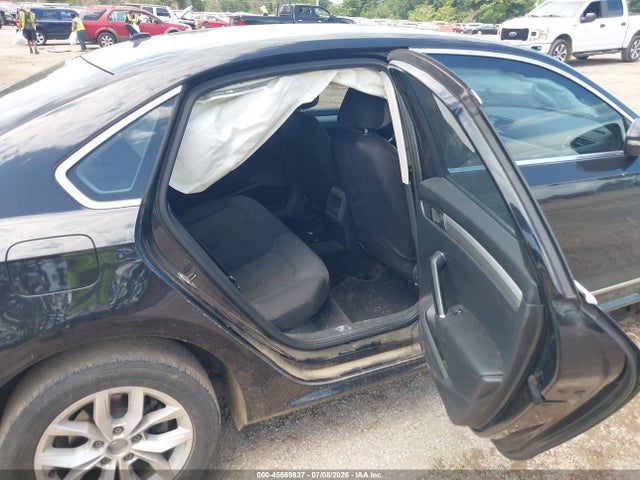 45569837 :رقم المزاد ، 1VWAT7A37HC016894 vin ، 2017 Volkswagen Passat 1.8t S مزاد بيع