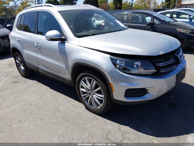 Volkswagen Tiguan 2.0t Wolfsburg Edition 2017 WVGRV7AX8HK002877 головне зображення