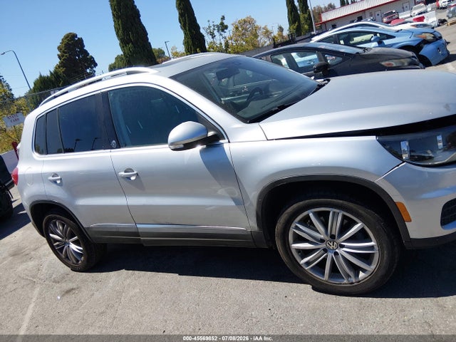 WVGRV7AX8HK002877 Volkswagen Tiguan 2.0t Wolfsburg Edition