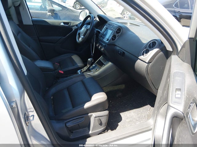 WVGRV7AX8HK002877 Volkswagen Tiguan 2.0t Wolfsburg Edition