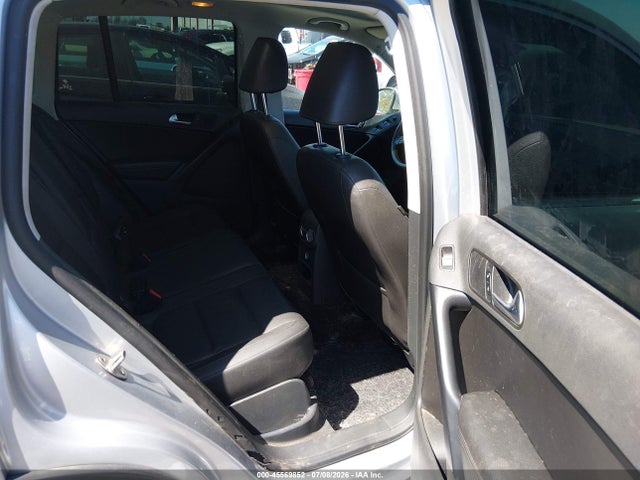 WVGRV7AX8HK002877 Volkswagen Tiguan 2.0t Wolfsburg Edition
