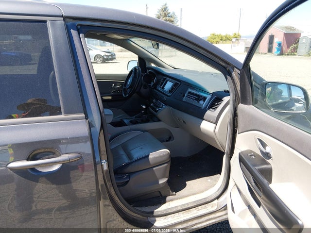 KIA SEDONA LX 2017 KNDMB5C11H6339436 Image 5