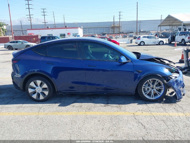 Tesla Model Y Long Range Dual Motor All-wheel Drive 2024 7SAYGDEE7RF007703 Image 14