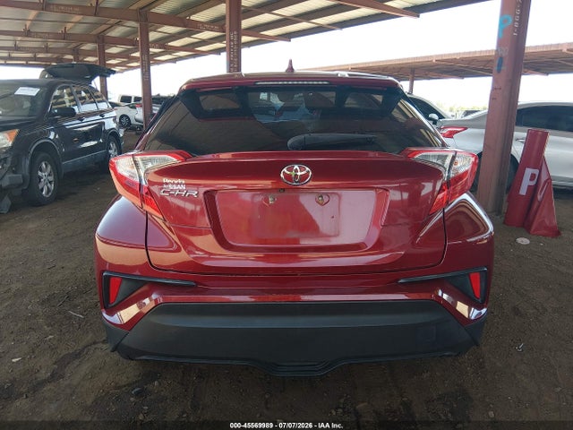 Toyota C-HR XLE 2018 NMTKHMBX2JR028639 Image 17