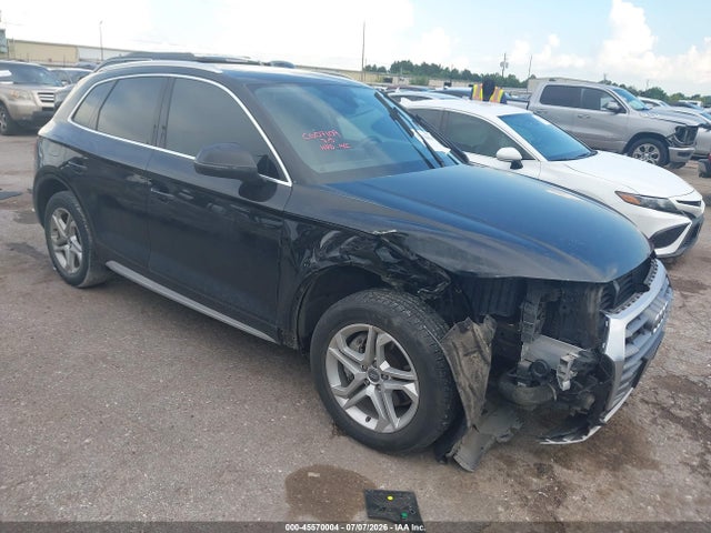 45570004 :رقم المزاد ، WA1BNAFYXJ2020883 vin ، 2018 Audi Q5 2.0t Premium/2.0t Tech Premium مزاد بيع