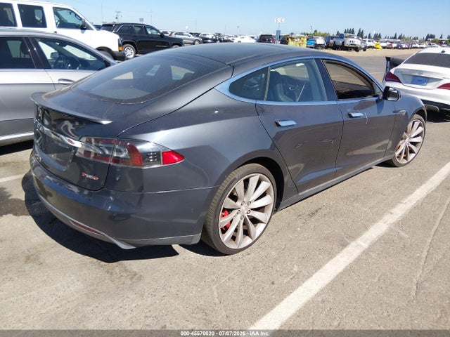 Tesla Model S 85d/p85d 2015 5YJSA1H47FF083990 Image 4