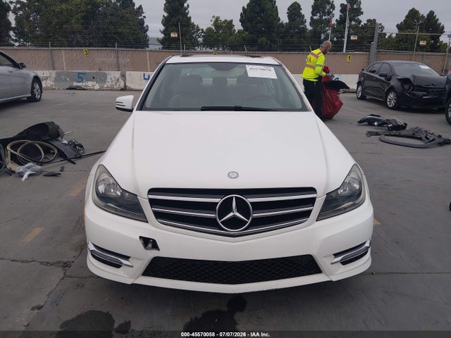 WDDGF8AB9EA966477 Mercedes-Benz C 300 Sport 4matic