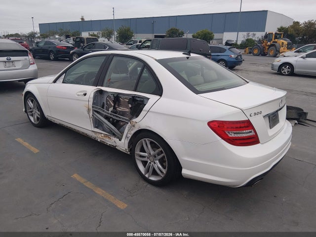 WDDGF8AB9EA966477 Mercedes-Benz C 300 Sport 4matic