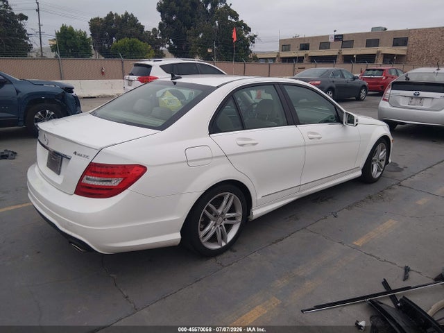 WDDGF8AB9EA966477 Mercedes-Benz C 300 Sport 4matic