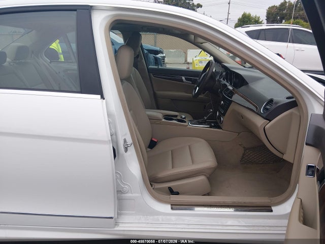 WDDGF8AB9EA966477 Mercedes-Benz C 300 Sport 4matic