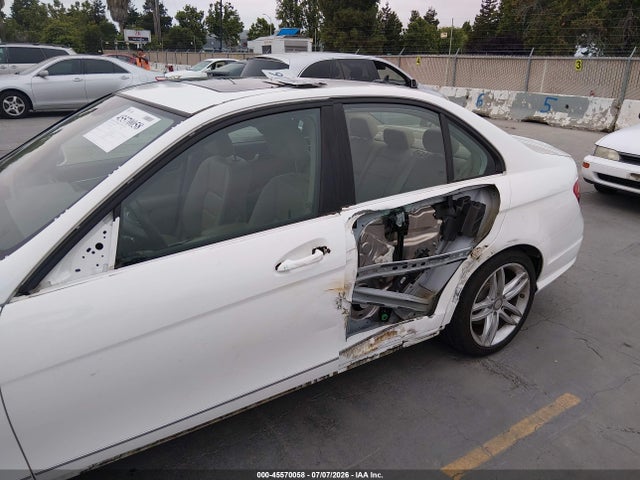 Продаж на аукціоні авто 2014 Mercedes-benz C 300 Sport 4matic, vin: WDDGF8AB9EA966477, номер лоту: 45570058
