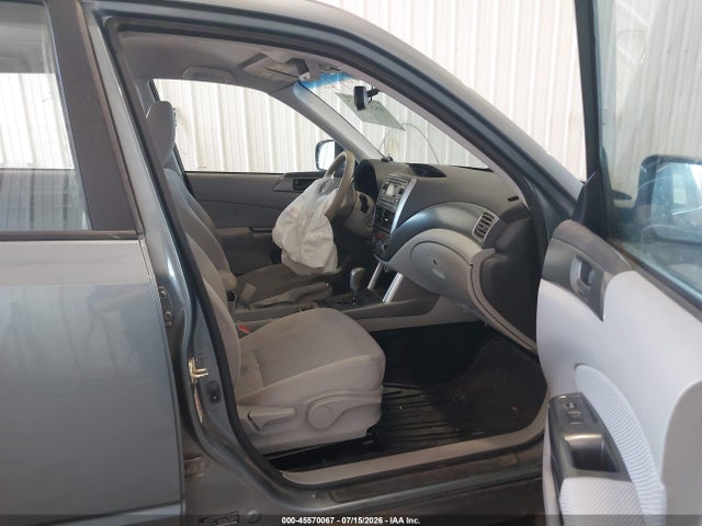 45570067 :رقم المزاد ، JF2SHABC0DH426763 vin ، 2013 Subaru Forester 2.5x مزاد بيع