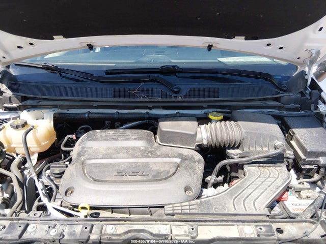 45570104 :رقم المزاد ، 2C4RC1DG2LR261281 vin ، 2020 Chrysler Voyager Lxi مزاد بيع