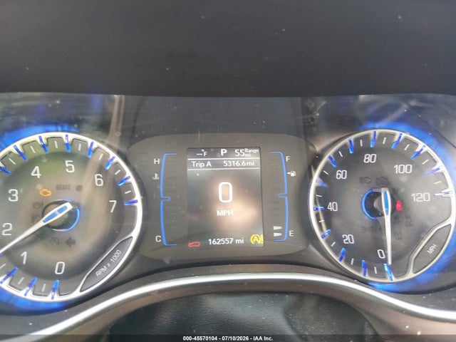45570104 :رقم المزاد ، 2C4RC1DG2LR261281 vin ، 2020 Chrysler Voyager Lxi مزاد بيع