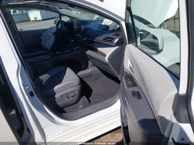 Toyota SIENNA XLE 2021 5TDYRKEC9MS014232 Image 5