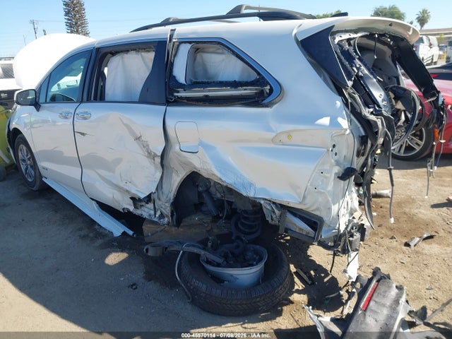 5TDYRKEC9MS014232 Toyota SIENNA XLE