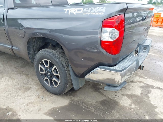 5TFUY5F13EX398987 Toyota Tundra Sr5 5.7l V8