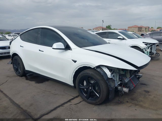 Tesla Model Y All-wheel Drive/long Range Launch Series/premium All-wheel Drive 2026 7SAYGDEE2TF538606 main image