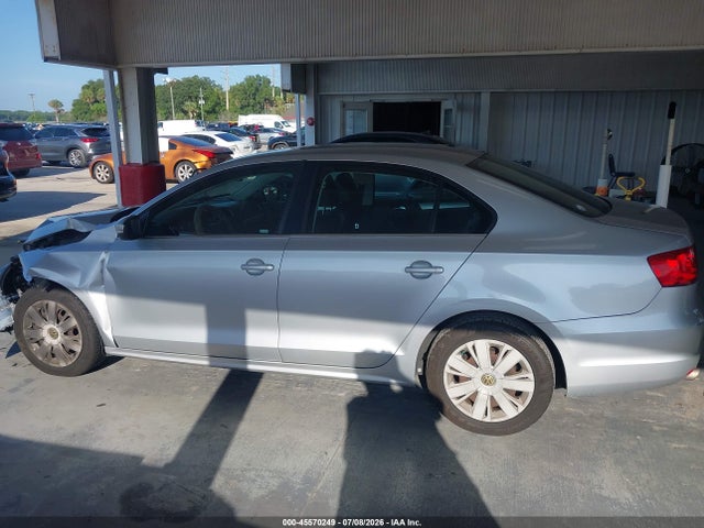 45570249 :رقم المزاد ، 3VWDP7AJ1DM214766 vin ، 2013 Volkswagen Jetta 2.5l Se مزاد بيع
