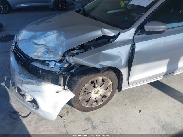 45570249 :رقم المزاد ، 3VWDP7AJ1DM214766 vin ، 2013 Volkswagen Jetta 2.5l Se مزاد بيع