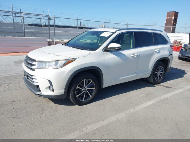Toyota Highlander Xle 2017 5TDKZRFH5HS518873 Image 2