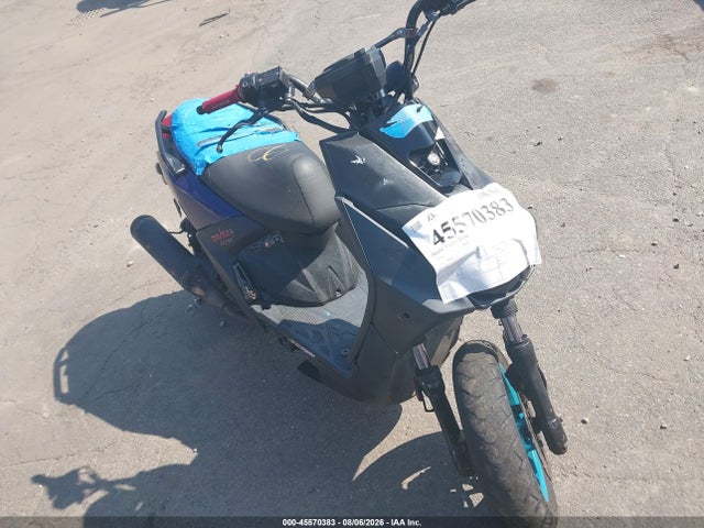45570383 :رقم المزاد ، RKRSEB1Y3JA002565 vin ، 2018 Yamaha Yw125 مزاد بيع