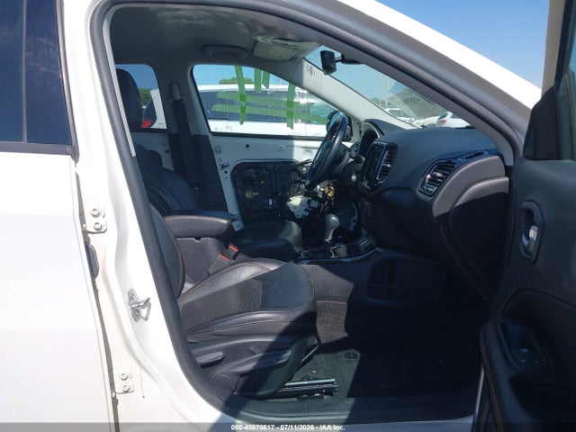 3C4NJCCB0KT814818 Jeep Compass Limited Fwd