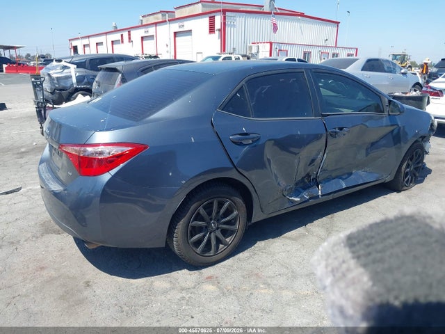 Toyota COROLLA LE 2018 5YFBURHE2JP855517 Image 4