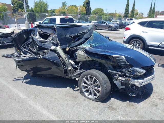 2018 19UUB1F33JA006066 zdjęcie główne