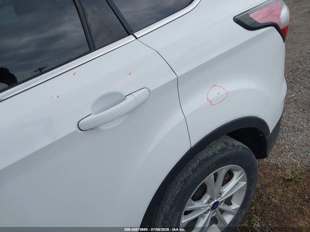 1FMCU9GD9HUA41354 Ford ESCAPE SE