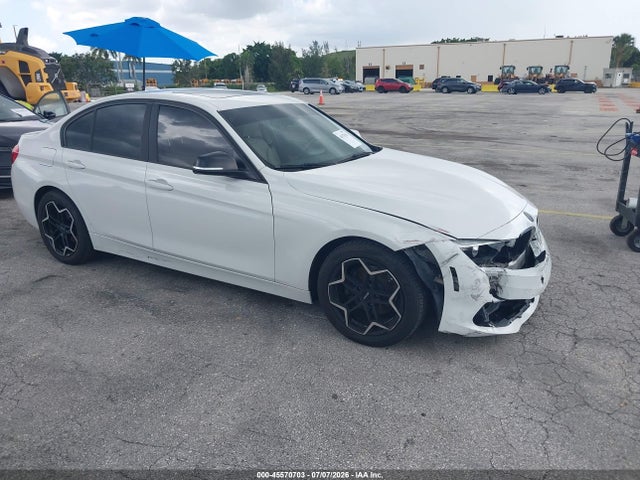 45570703 :رقم المزاد ، WBA8E1G54GNU11374 vin ، 2016 Bmw 320i مزاد بيع