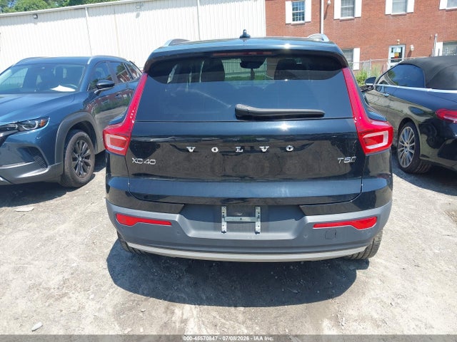 45570847 :رقم المزاد ، YV4162UL8M2508307 vin ، 2021 Volvo Xc40 T5 Inscription مزاد بيع