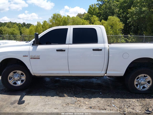 45570906 :رقم المزاد ، 3C6UR5CJ2HG509319 vin ، 2017 Ram 2500 مزاد بيع