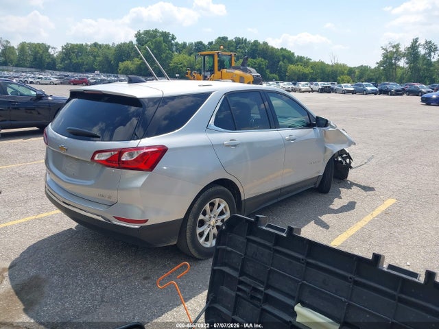 Chevrolet EQUINOX LT 2018 2GNAXSEV6J6111667 Image 4