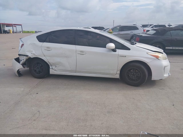 Toyota Prius Four 2014 JTDKN3DU3E1777511 Image 13