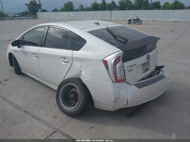 Toyota Prius Four 2014 JTDKN3DU3E1777511 Image 3