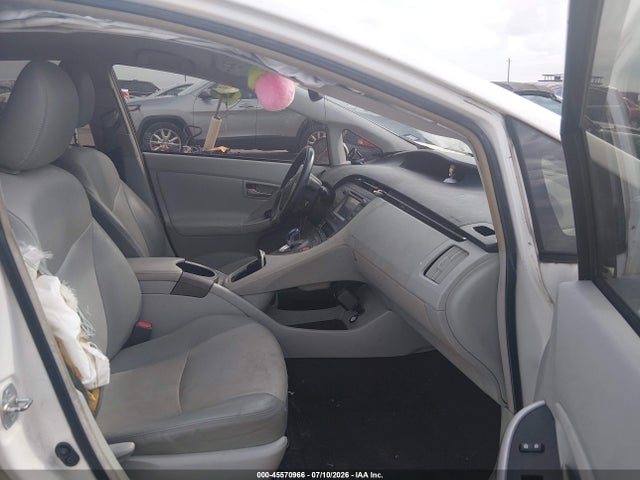 Toyota Prius Four 2014 JTDKN3DU3E1777511 Image 5