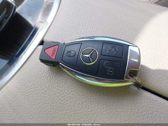 Продажа на аукционе авто 2015 Mercedes-benz C 300 4matic, vin: 55SWF4KBXFU008694, номер лота: 45571058