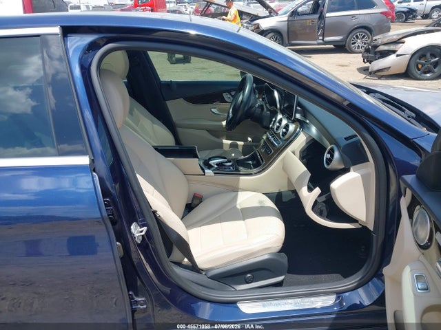 Продажа на аукционе авто 2015 Mercedes-benz C 300 4matic, vin: 55SWF4KBXFU008694, номер лота: 45571058
