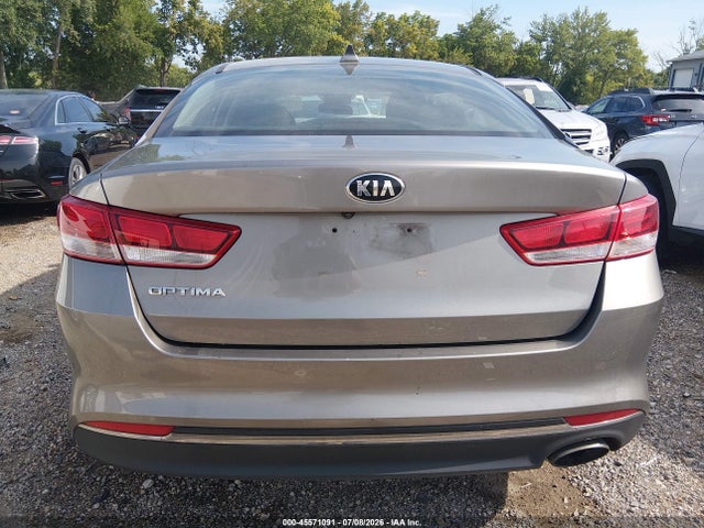 2017 Kia Optima Lx მანქანა იყიდება აუქციონზე, vin: 5XXGT4L32HG155551, აუქციონის ნომერი: 45571091