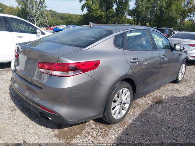 2017 Kia Optima Lx მანქანა იყიდება აუქციონზე, vin: 5XXGT4L32HG155551, აუქციონის ნომერი: 45571091