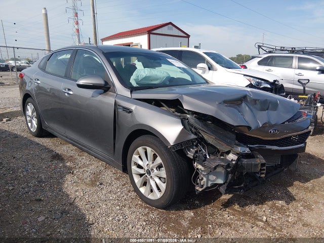 2017 Kia Optima Lx მანქანა იყიდება აუქციონზე, vin: 5XXGT4L32HG155551, აუქციონის ნომერი: 45571091