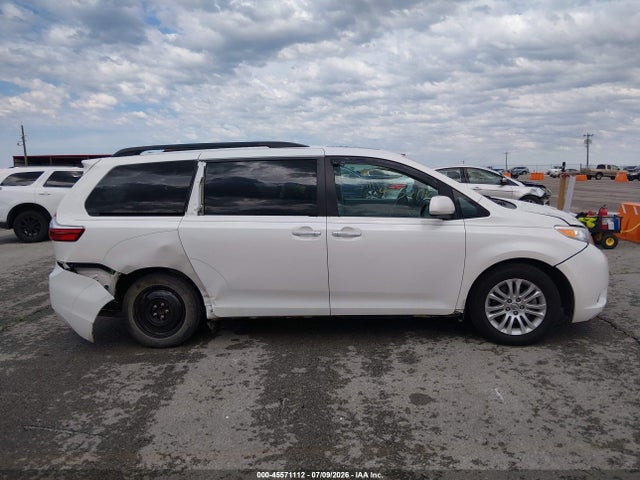 2017 Toyota Sienna Xle Premium 8 Passenger მანქანა იყიდება აუქციონზე, vin: 5TDYZ3DC6HS847872, აუქციონის ნომერი: 45571112