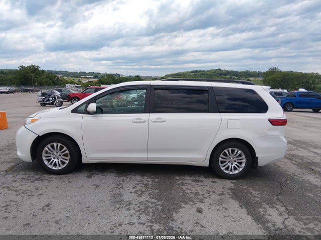 2017 Toyota Sienna Xle Premium 8 Passenger მანქანა იყიდება აუქციონზე, vin: 5TDYZ3DC6HS847872, აუქციონის ნომერი: 45571112