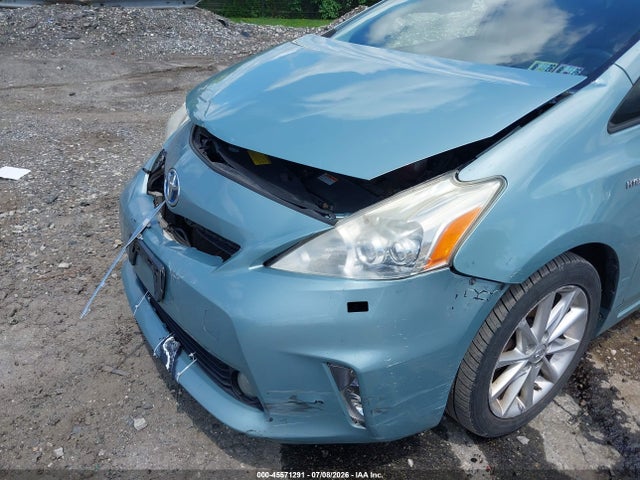 JTDZN3EU4E3294658 Toyota Prius V Five