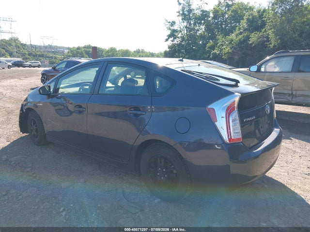 Toyota Prius Two 2014 JTDKN3DU9E0392038 Image 3